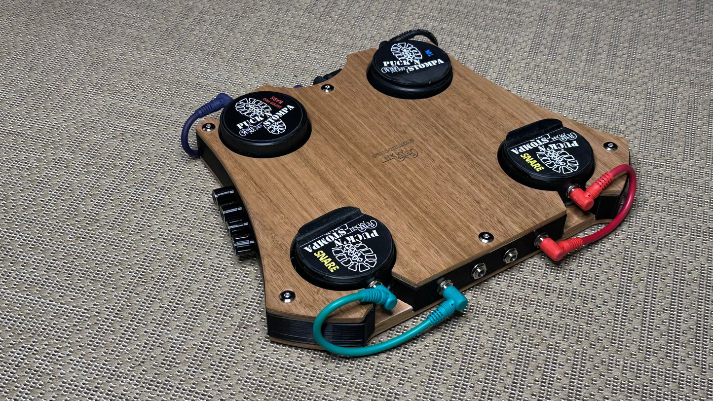 Applecrate quad professional stomp box with bass, snare and Tok sounds w/mixer.