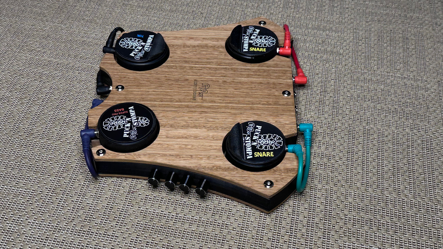 Applecrate quad professional stomp box with bass, snare and Tok sounds w/mixer.