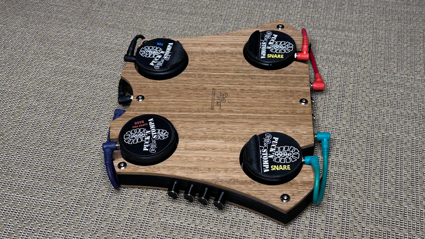 Applecrate quad professional stomp box with bass, snare and Tok sounds w/mixer.