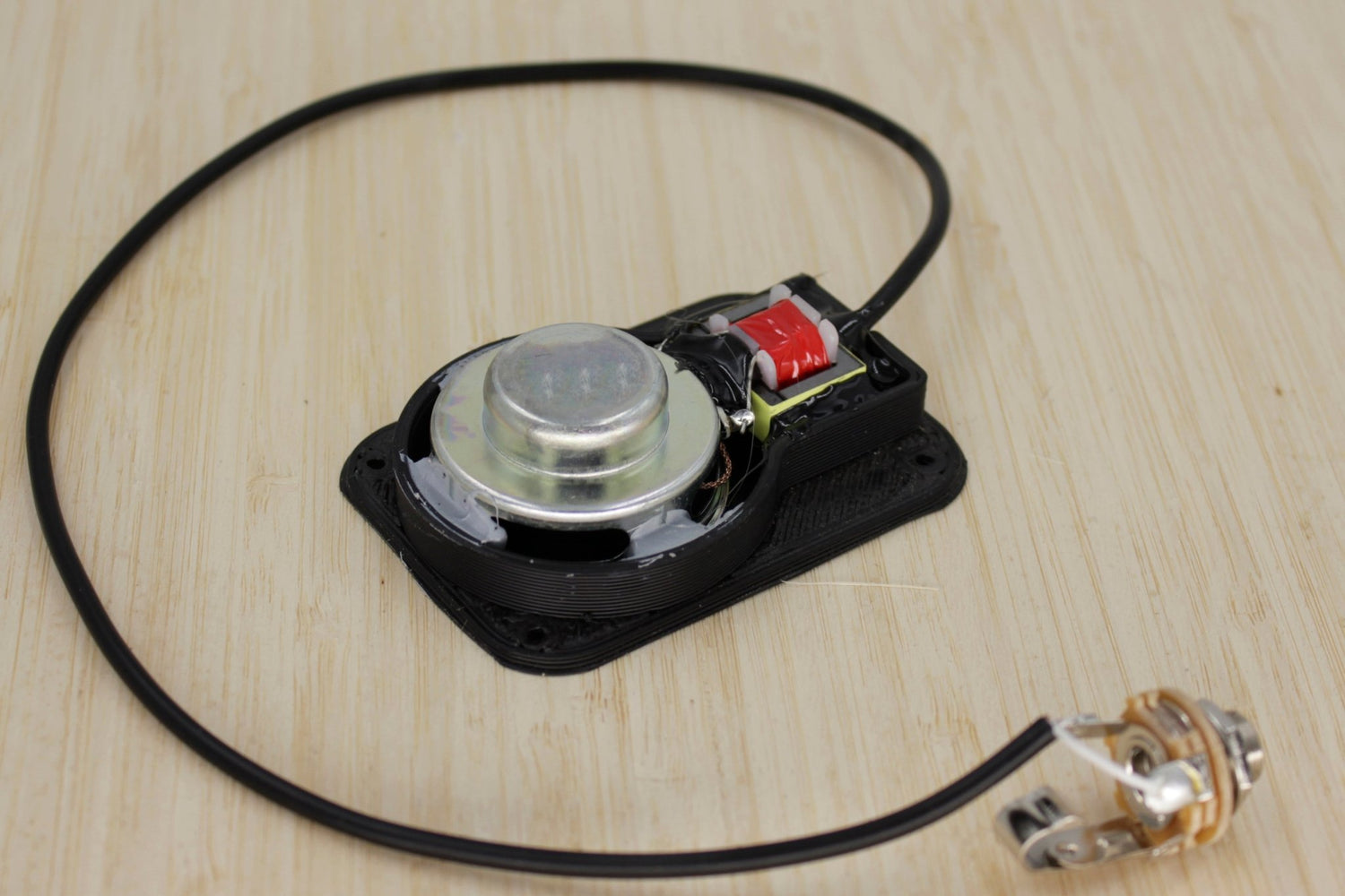DIY pickup transducer for professional stomp box bass sound - Peterman Acoustic diy